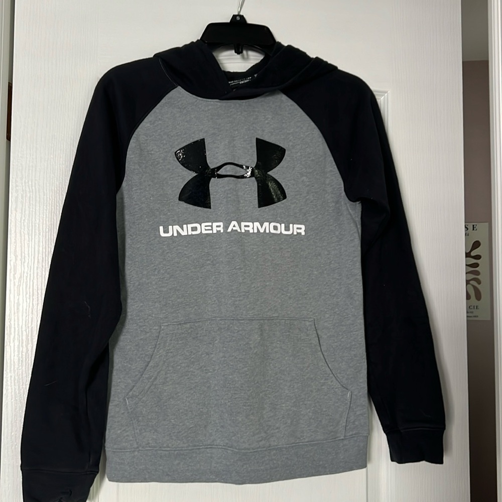 Boys under armour sweatshirt